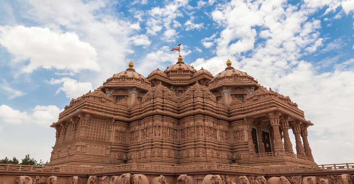 Файл:View of Akkana Basadi from northeastern side at Shravanabelagola.jpg - Вики