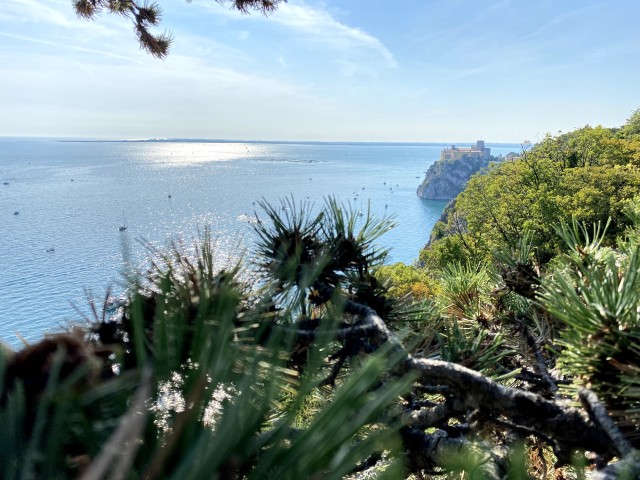 Visit Sistiana Duino Castle and Rilke Path Guided Hike in Trieste