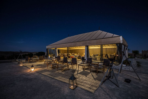 Esperienza di cena nel deserto di Agafay con vista del tramonto e nuoto