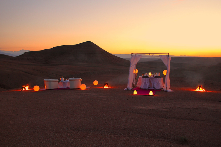 Cena en el desierto de Agafay con vistas a la puesta de sol y baño