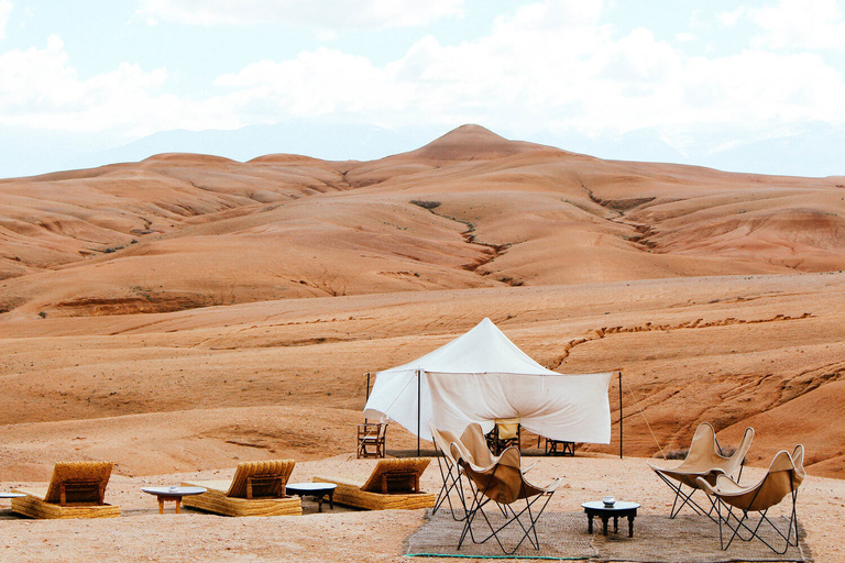 Cena en el desierto de Agafay con vistas a la puesta de sol y baño