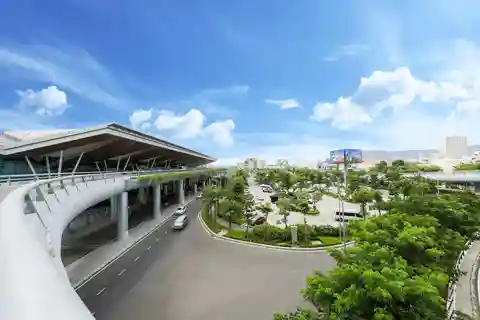 Da Nang : Servicio de recogida y regreso al aeropuerto en coche privado