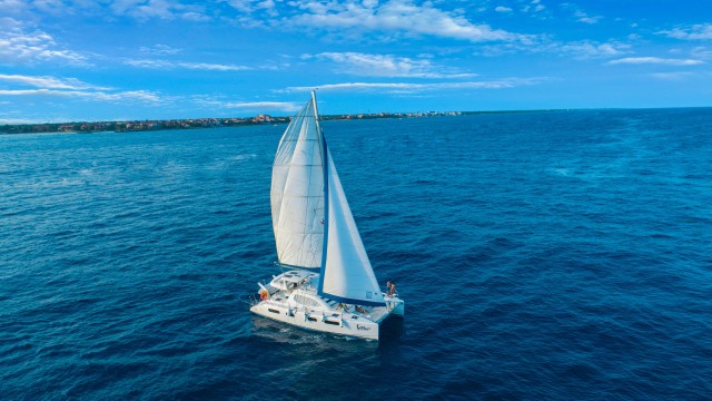 Visit Tulum Half-Day Luxury Sailing Experience with Open Bar in Tulum