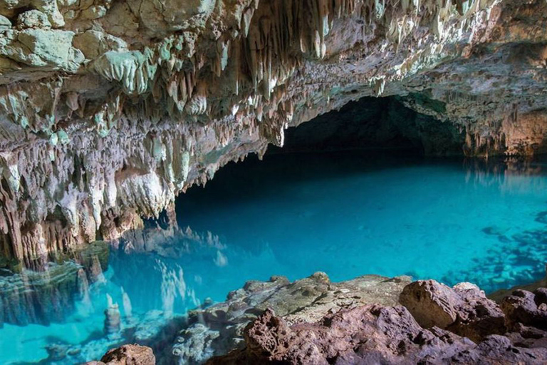 Labuan Bajo: Tour di mezza giornata con grotta di Rangko e spiaggia per lo snorkelingPomeriggio Partenza