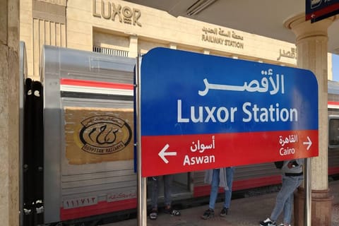 Luxor: Fra jernbanestasjonen til hotellet ditt og omvendt