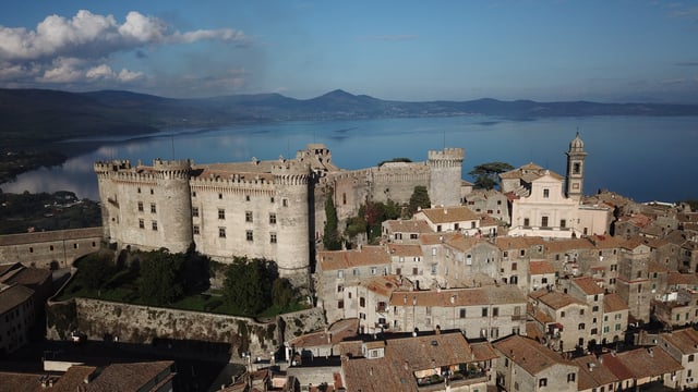 Day trip Rome: Bracciano lake, Anguillara &amp; Trevignano Roman