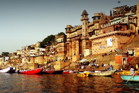Varanasi: Night Boat Ride, Aarti Ceremony and Dinner