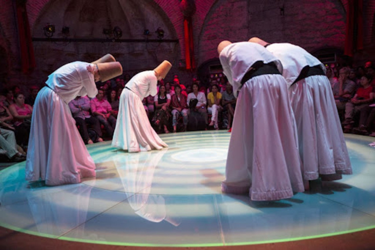 Spectacle du derviche tourneur