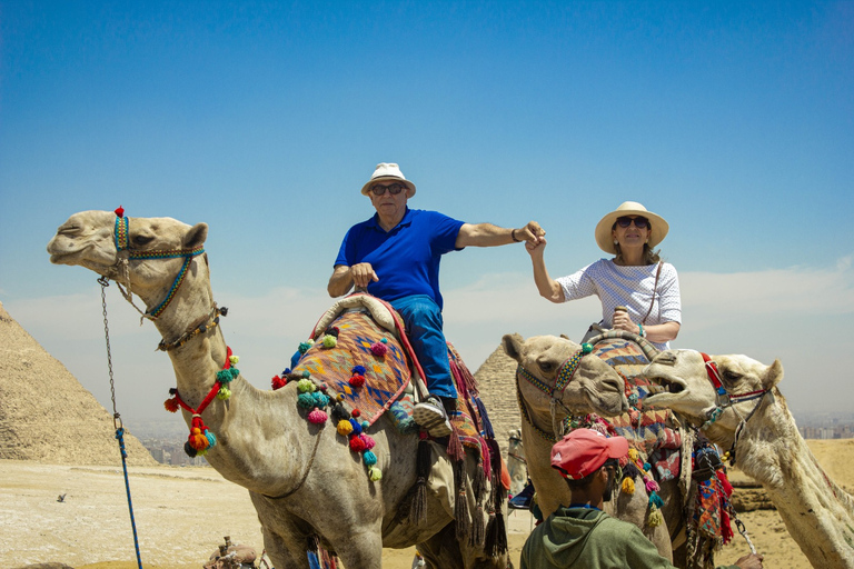 Vanuit de haven van El Sokhna: tour naar piramides, citadel en bazaar