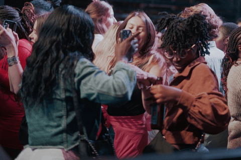 Nairobi: tour della vita notturna con cena, bevande e ingresso in discotecaEsperienza privata di vita notturna a Nairobi con bevande