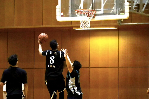 Basketball in Osaka mit einheimischen Spielern!Basketball: Chuo Sports Center (Osaka)