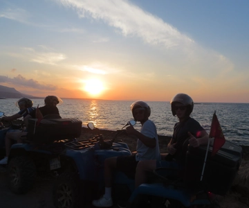 De Hersonissos/Malia: Safári guiado de quadriciclo ao pôr do sol