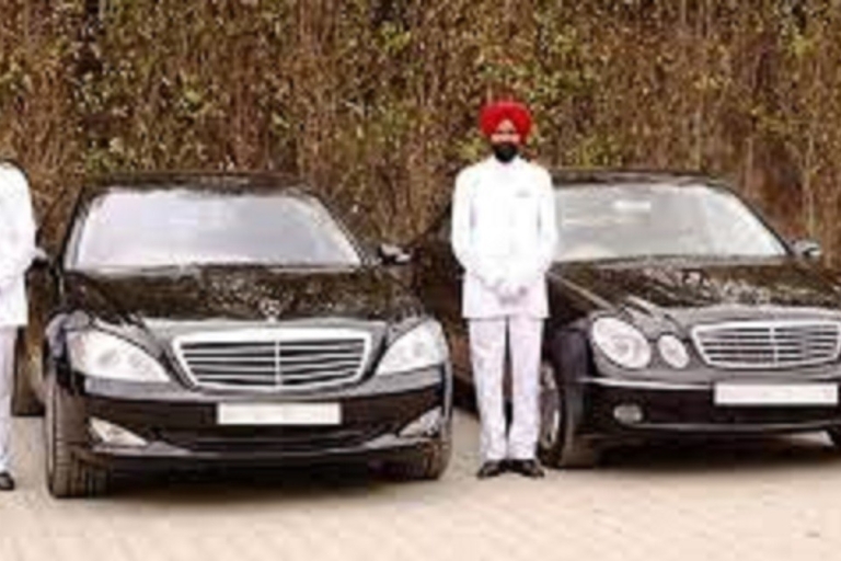Desde Delhi: Visita al Taj Mahal en lujoso supercoche Mercedes.Delhi Agra Delhi En Viaje En Coche De Lujo Mercedes Clase E.