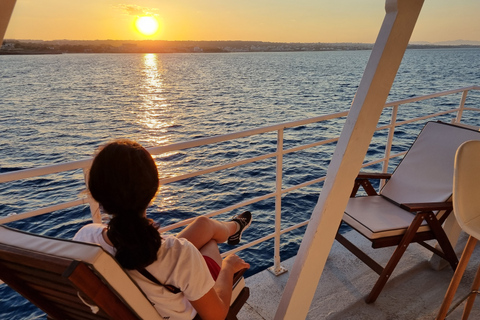 Rhodes : Croisière au coucher du soleil avec musique live, buffet grec et vinRhodes : Tout compris Coucher de soleilDîner, Musique live, Cocktails et boissons