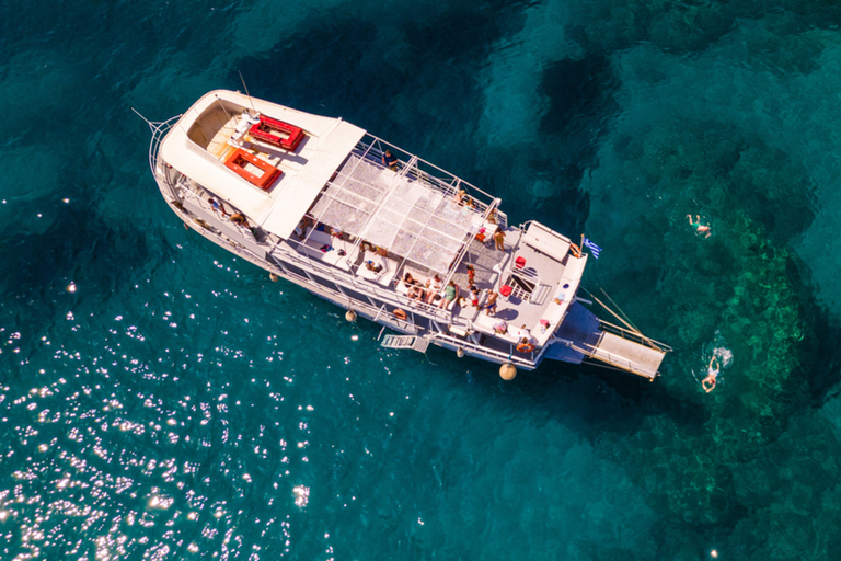 Rhodes : Croisière au coucher du soleil avec musique live, vin et buffet grec