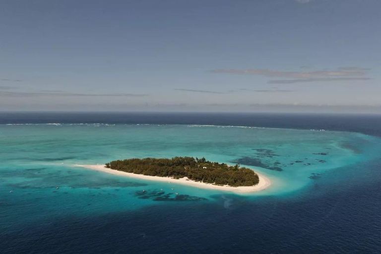 Mnemba Island, Kuza-grottan, The Rock Restaurant, Paje Beach