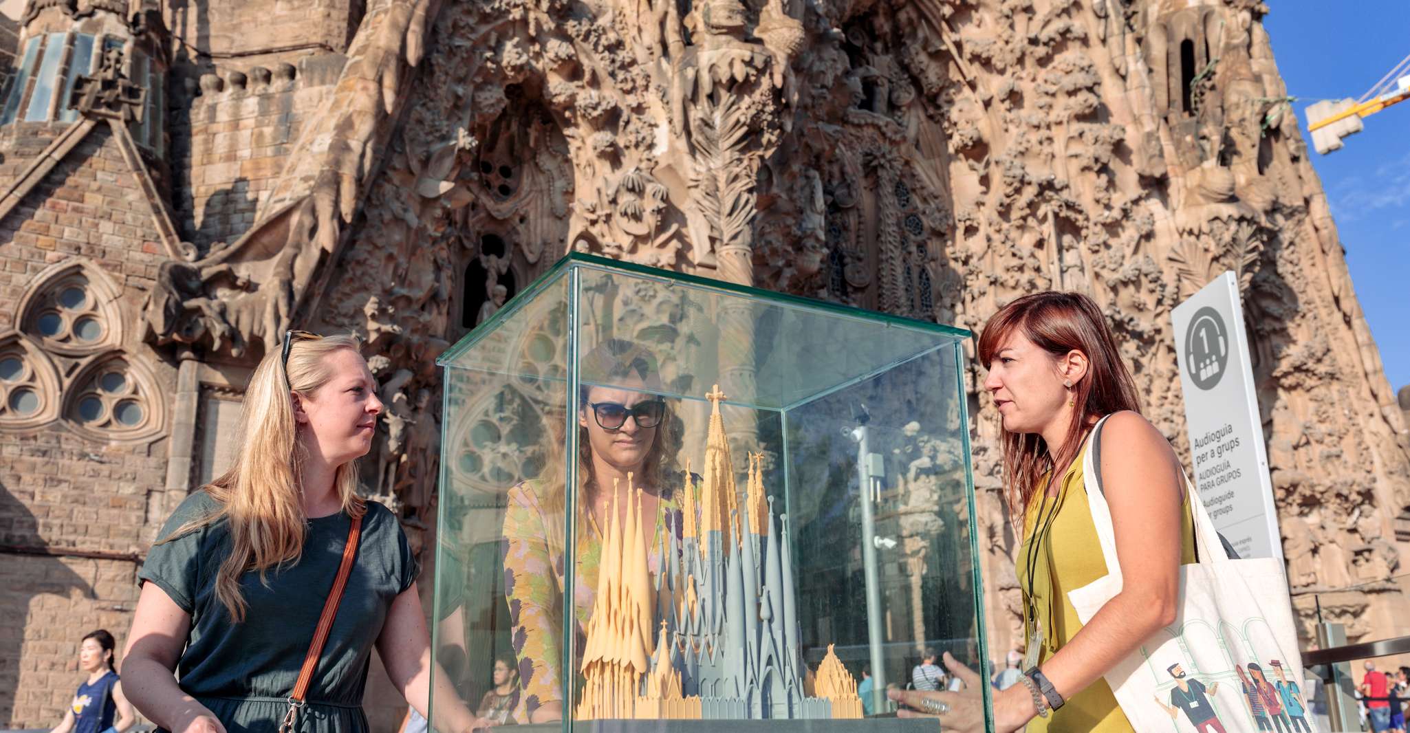Barcelona: Discover Gaudí, Sagrada Familia, and Park Güell
