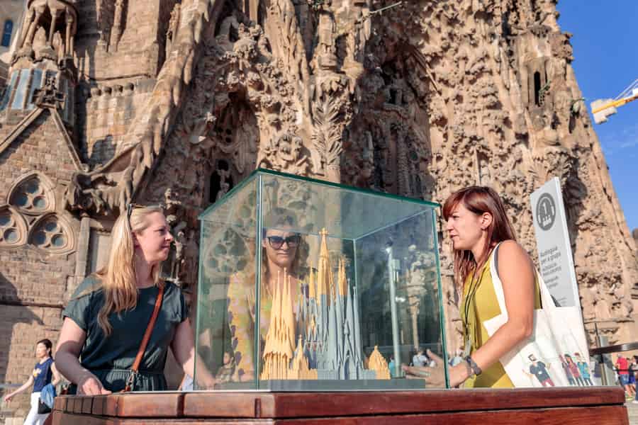 Barcelona: Entdecke Gaudí, die Sagrada Familia und den Park Güell. Foto: GetYourGuide