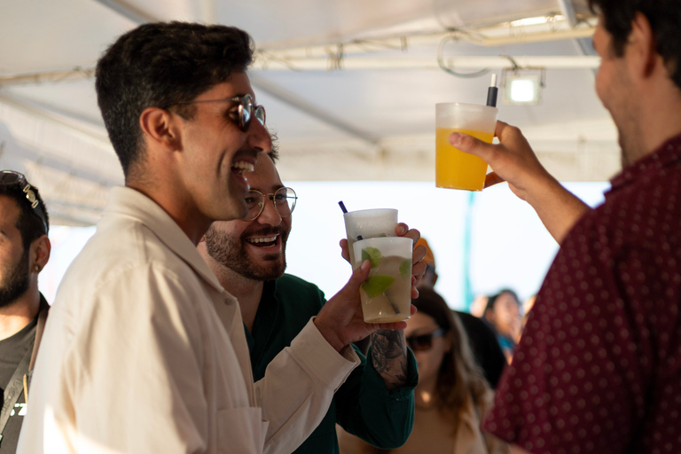 Lisbon: Sunset Boat Tour with Music and Drinks