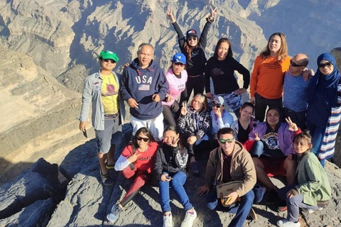 Muscat: Jebel Shams Balcony Walk & Wadi Nakhr Shared Tour