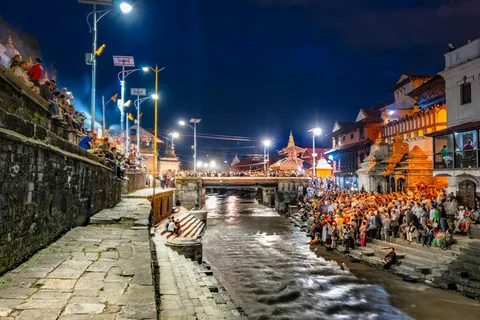 Kathmandu: Pashupatinath Temple Evening Aarati Tour