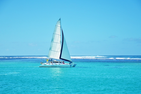 Mauritius: Île aux Cerfs Tagestour per BootBootsfahrt ab Treffpunkt