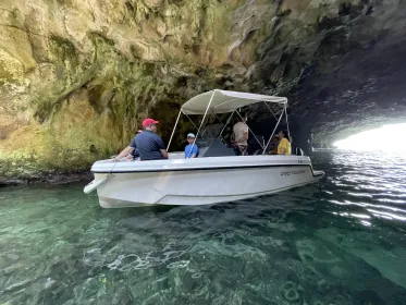 Polignano a Mare: Höhlenkreuzfahrt mit einem italienischen Spritz