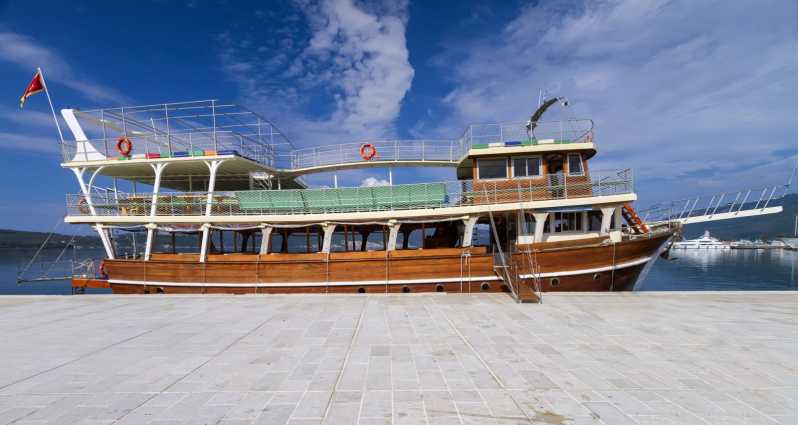 Тиват: экскурсия на лодке по Которскому заливу с посещением Богоматери на скалах