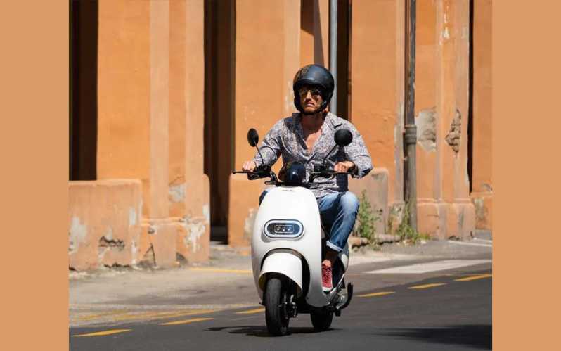 Bolonya'da E-scooter kiralama