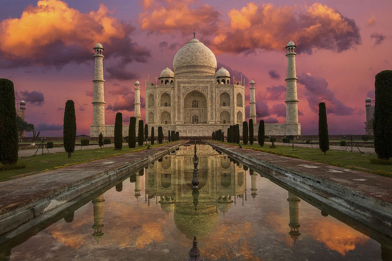 Taj Mahal and Agra Private Tour by Gatimaan Train from Delhi