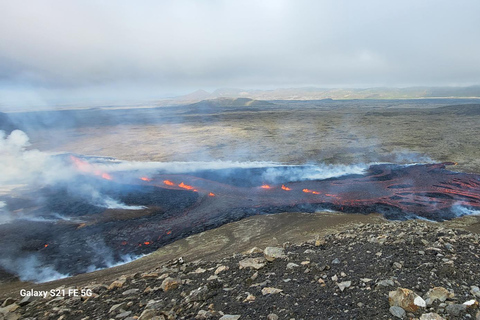 Reykjavík: Caminhada no Vulcão Geldingadalir e Visita à Lagoa Azul