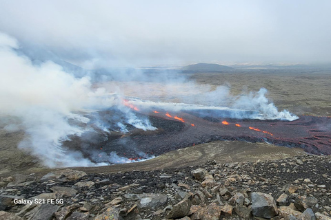 Randonnée au volcan Geldingadalir et billet confort au lagon bleu