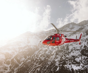 Emozionante giro in elicottero al campo base dell'Annapurna