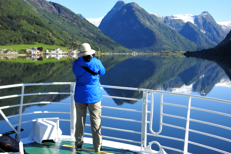 Voss: Excursão guiada pelos fiordes e geleiras para FjærlandVoss: Tour guiado pelos fiordes e geleiras de Fjærland