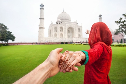Depuis Delhi : visite du Taj Mahal en voiture le même jourVisite avec voiture et guide uniquement