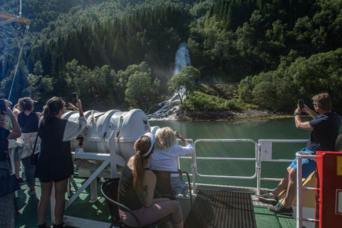 Voss: Guidad fjord- och glaciärtur till FjærlandVoss: Guidad Fjord &amp; Glaciär-tur till Fjærland