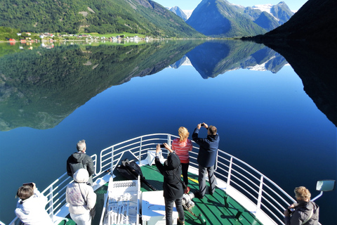 Voss: Guided Fjord & Glacier Tour to Fjærland Guided Fjord & Glacier Tour: Round Trip Voss-Fjearland