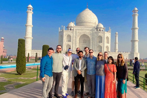 Vanuit Delhi: Taj Mahal-overnachtingstour met optionele hotelsAuto + chauffeur + gids + tickets + 3-sterrenhotel