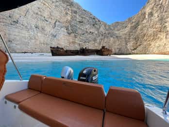 Crociera privata a Zante per la spiaggia dei relitti e le grotte blu (max 9)
