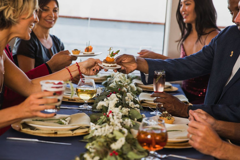 San Diego: Christmas Eve Buffet Brunch or Dinner Cruise Christmas Eve Buffet Brunch Cruise