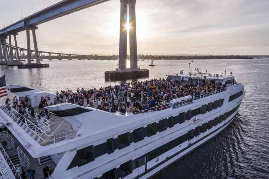 City Cruises San Diego: Brunch/Dinner-Bootsfahrt an Heiligabend. Foto: GetYourGuide
