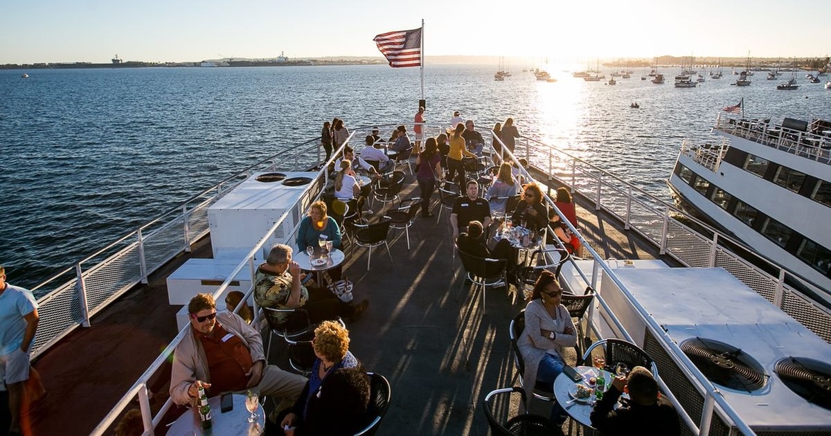 San Diego Brunch o Cena Crucero Gourmet de Nochevieja GetYourGuide