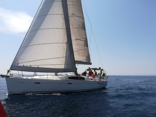 Visit Catania Coastline Sailing Trip 6hr with Aperitif and Lunch in Catania