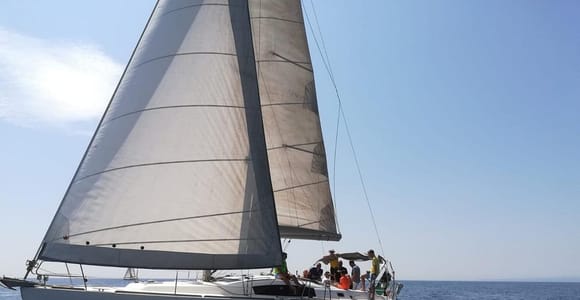 Catania: Segeltörn an der Küste 6 Stunden mit Aperitif und Mittagessen