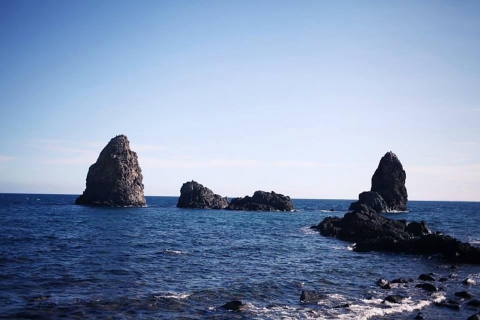 Catania: Segeltörn entlang der Küste mit Aperitif und Mittagessen