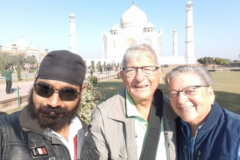 Depuis Delhi : Excursion privée d'une journée à Agra en train avec guide