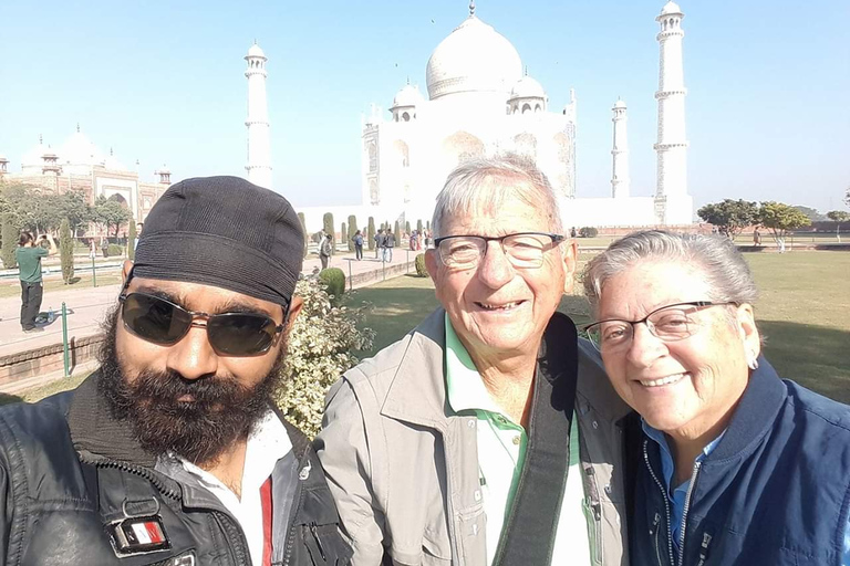 Depuis Delhi : Excursion privée d'une journée à Agra en train avec guide