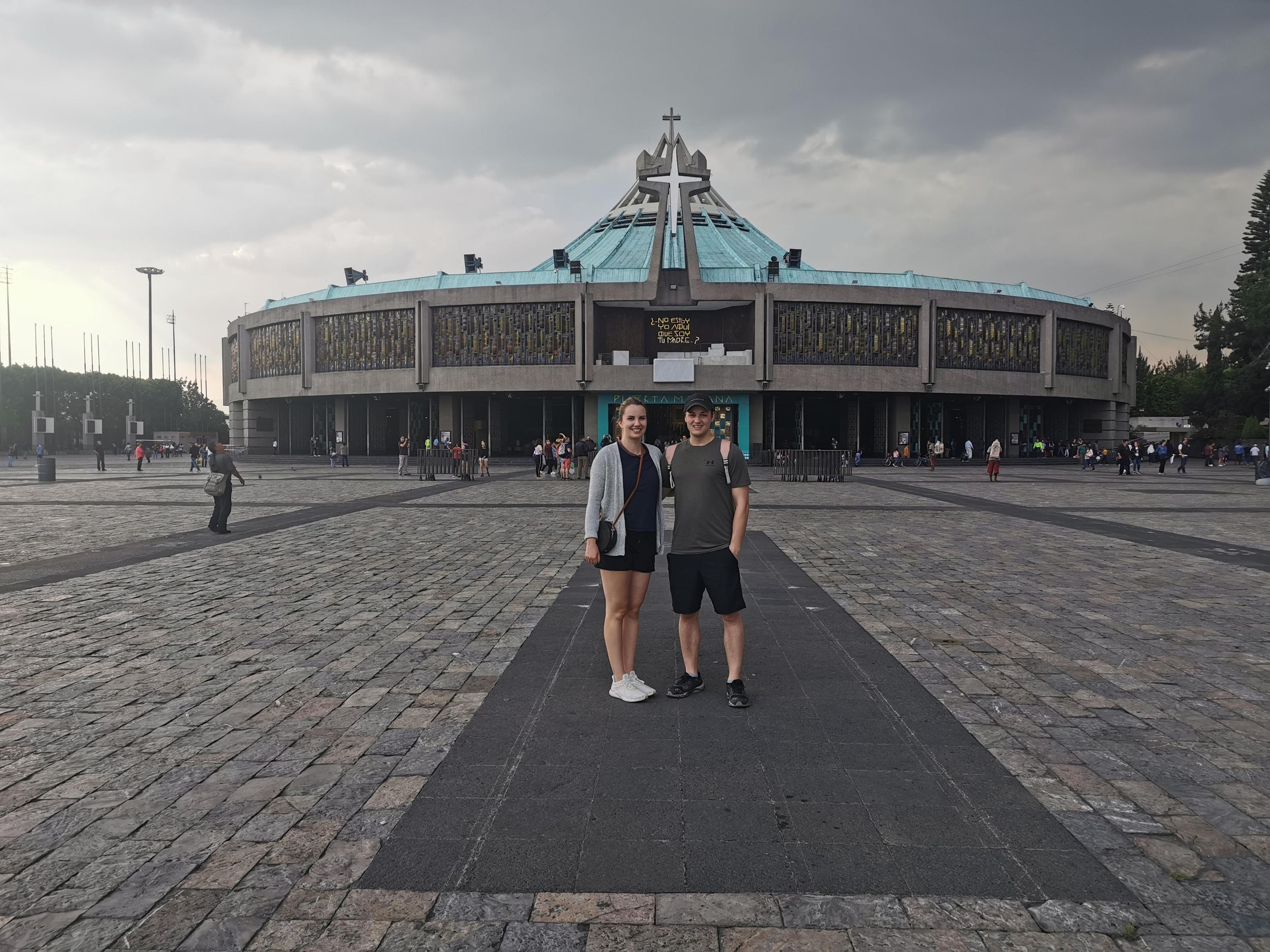 PRIVATE TOUR IN TEOTIHUACAN UND GUADALUPE BASILIKA