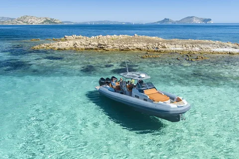 Olbia : tour en bateau au parc de la Tavolara avec apéritif et boissons