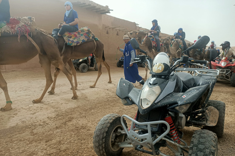 Passeio de camelo e passeio de quadriciclo no deserto de Agafay com almoço